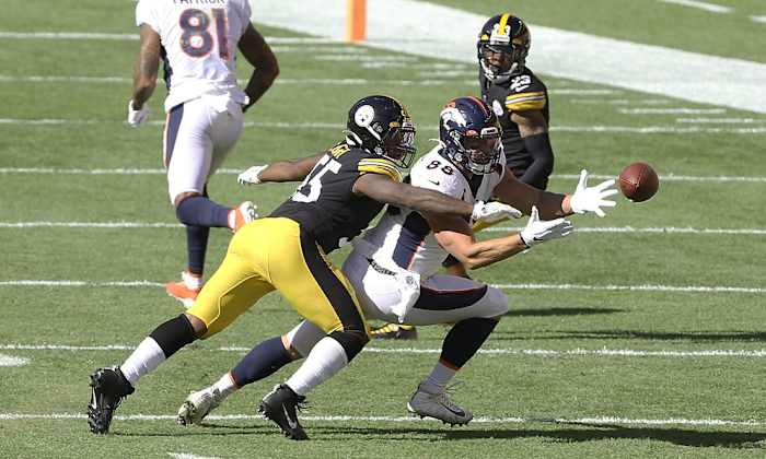 Denver Broncos tight end Nick Vannett (88). Mandatory Credit: Charles LeClaire-USA TODAY Sports